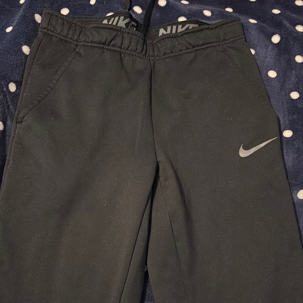 Nike DriFit Black Sweatpants Comfortable Athletic Wear